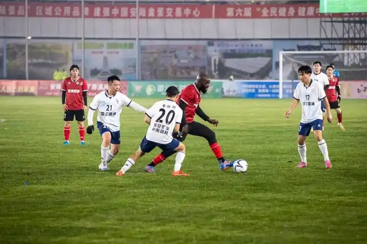 欧冠对决：曼联 VS 皇家马德里
